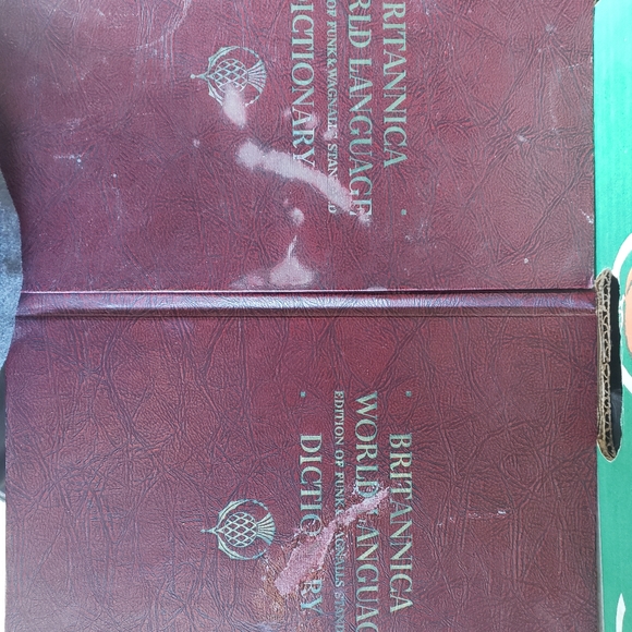 Books - Picture 3 of 4